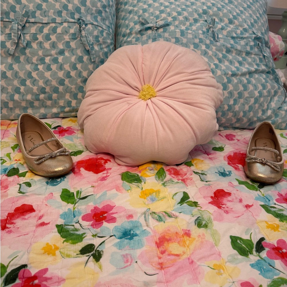 Nina Golden Dress Shoes (size 5)
